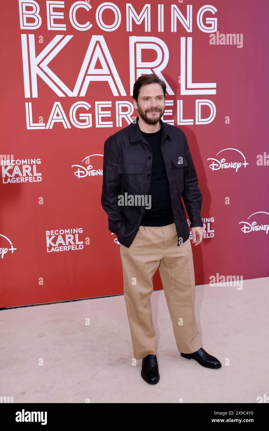 Daniel Bruehl Bei Der Becoming Karl Lagerfeld Disney Serien Premiere Am