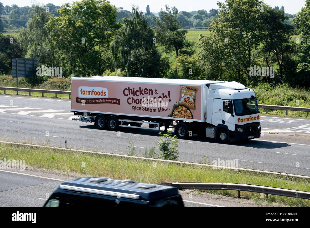 Farmfoods Lorry M Motorway Warwickshire Uk Stock Photo Alamy