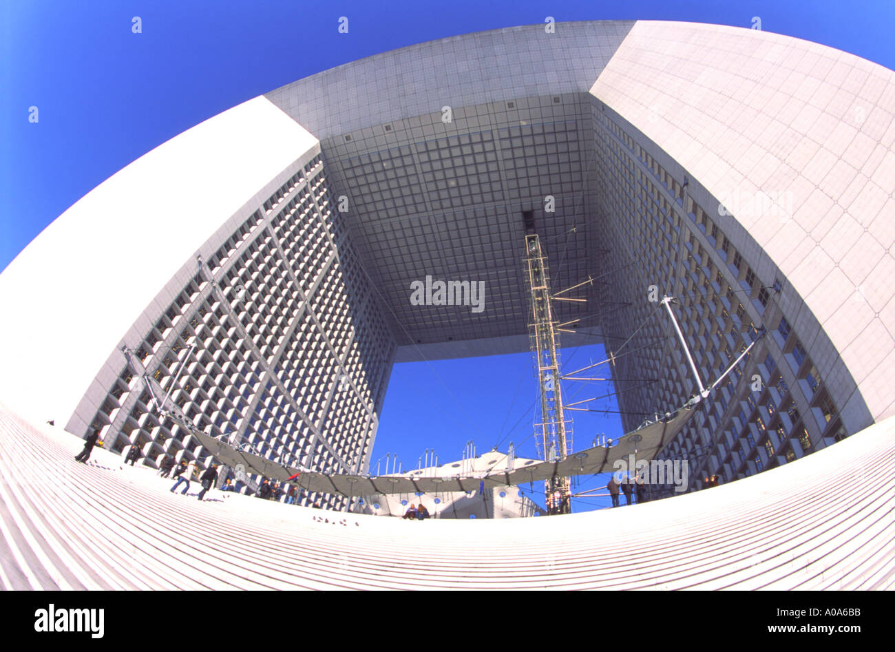 http://c8.alamy.com/comp/A0A6BB/la-defense-front-fisheye-view-paris-474-A0A6BB.jpg