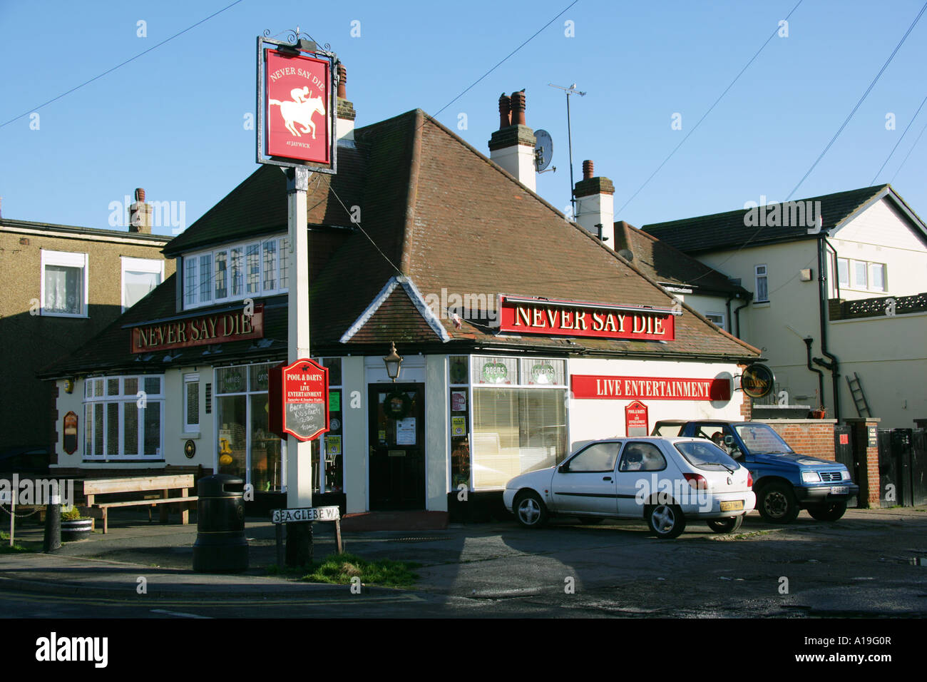 "Never Say Die" pub, Jaywick, Essex, England, UK Stock Photo, Royalty