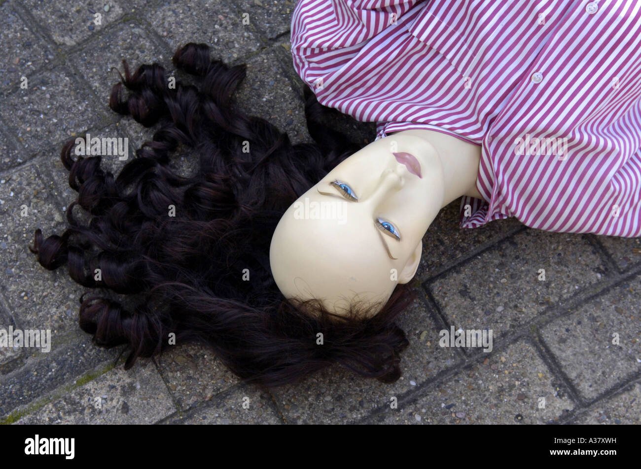 showroom-dummy-model-mannequin-wig-woman