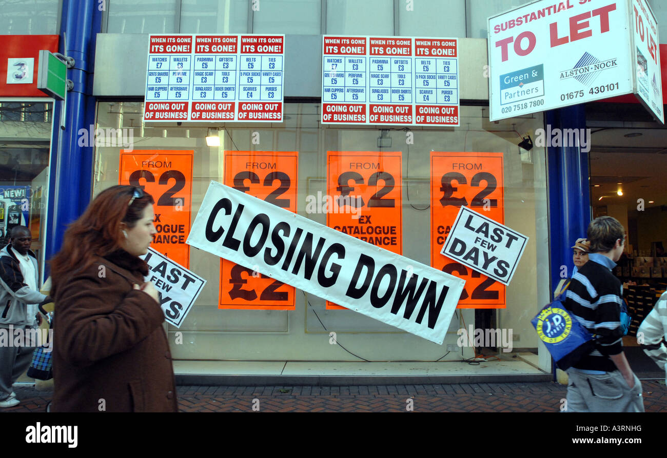 A CLOSING DOWN BRITISH HIGH STREET SHOP RE ECONOMIC DOWNTURN Stock Photo, Royalty Free Image
