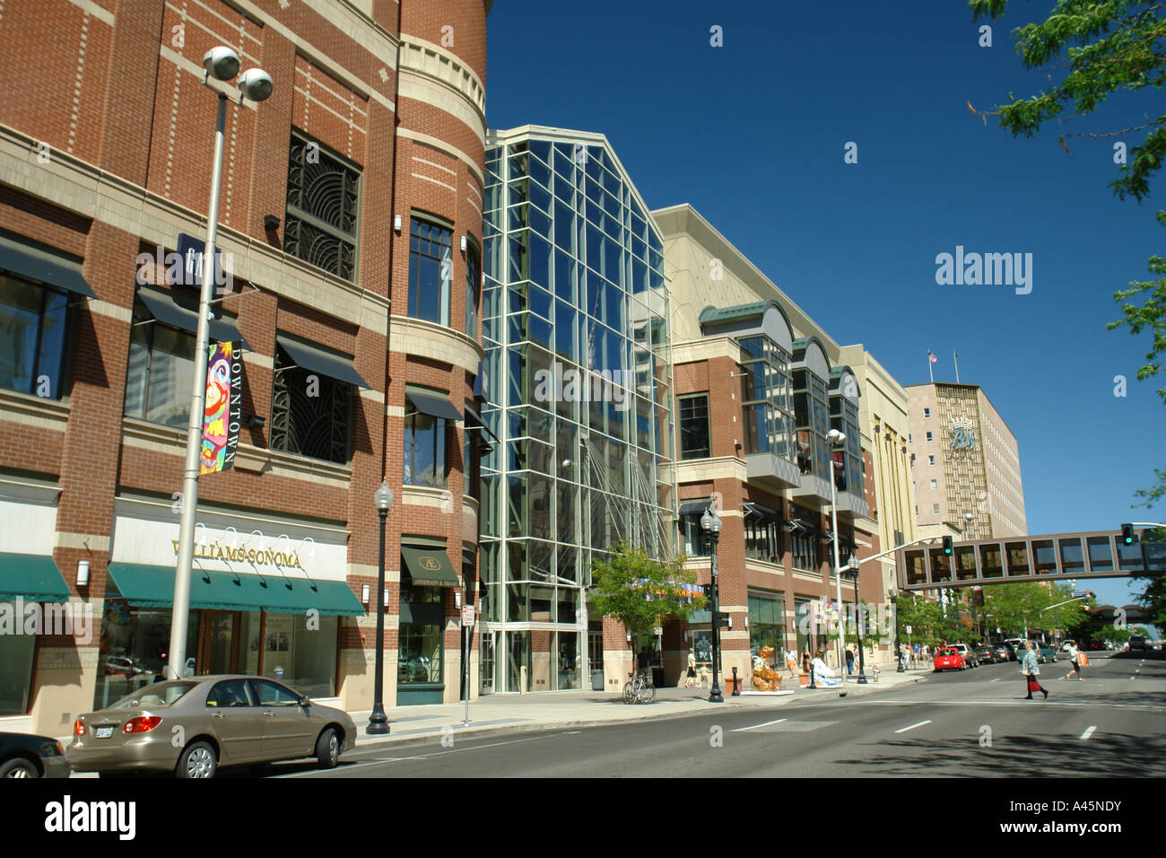 See A Movie Oct 03, · The Spokane river flows over a basalt base and winds around and through downtown Spokane. It was the site of a worlds fair and includes an aerial gondola, a skate park, restaurants, walkways, footbridges, and seating areas and even a carousel/5(K).