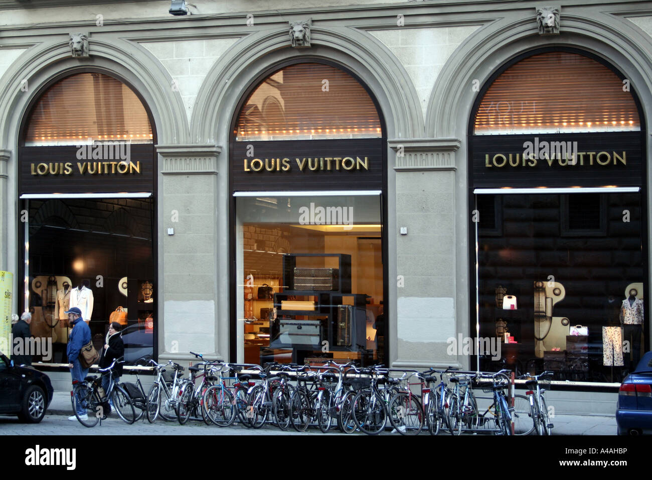 louis vuitton outlet in florence italy