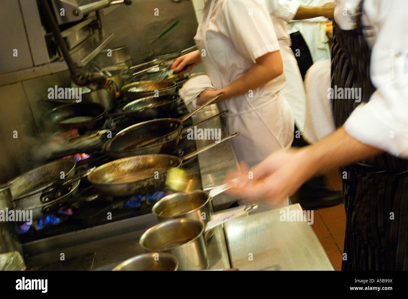 Busy Restaurant Kitchen busy restaurant kitchen stock photos & busy restaurant kitchen Busy Restaurant Kitchen busy restaurant kitchen stock photos & busy restaurant kitchen