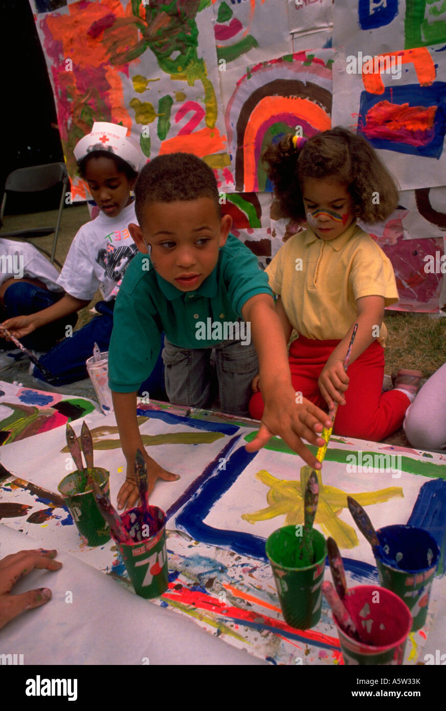 painet hl1148 children kids painting art multiracial sharing together boy girl multicultural learning paint textures people - Kids Paint Free painet hl1148 children kids painting art multiracial sharing together boy girl multicultural learning paint textures people - Kids Paint Free