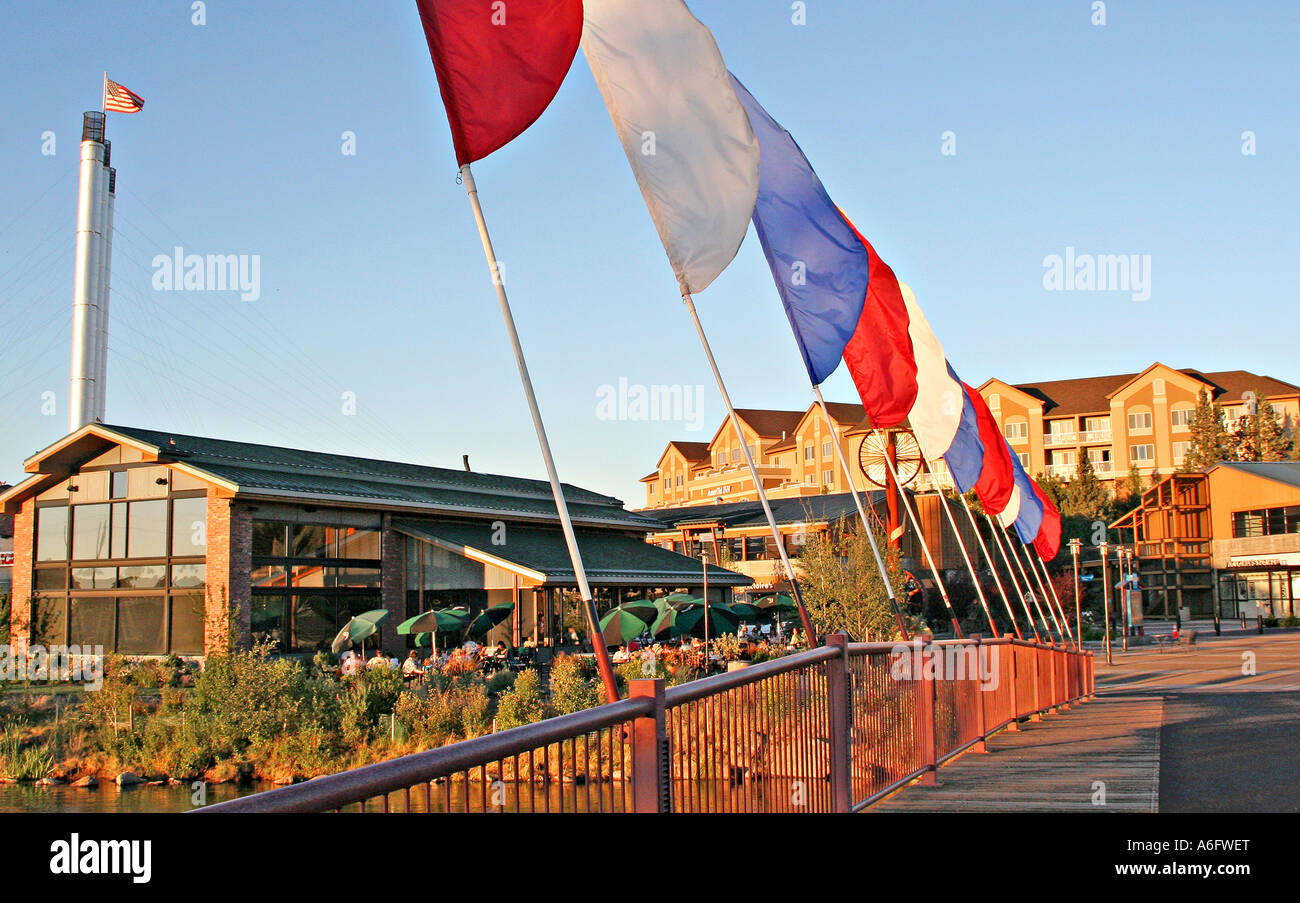 Shops, stores, and malls Oregon's Mt Hood Territory Northern Oregon Oregon's Mt Hood Territory Northern Oregon From majestic Mount Hood to the green and sprawling Willamette Valley, Oregon's Mount Hood Territory is .