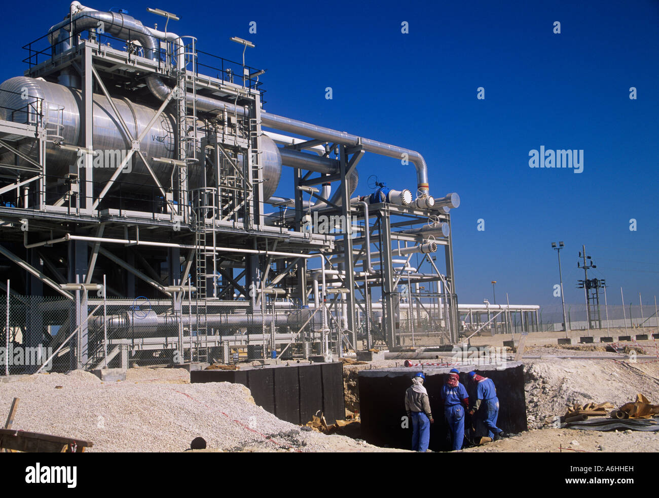 Degassing station at Dukhan oilfield in west Qatar Stock Photo