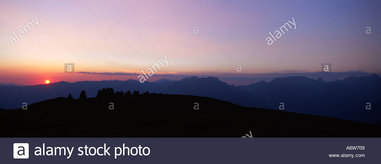 panoramic-sunset-in-summer-over-the-beau