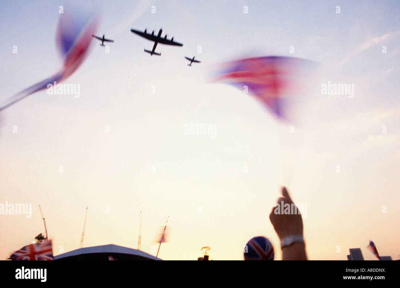 Battle_of_Britain_Memorial_aircraft_fly_