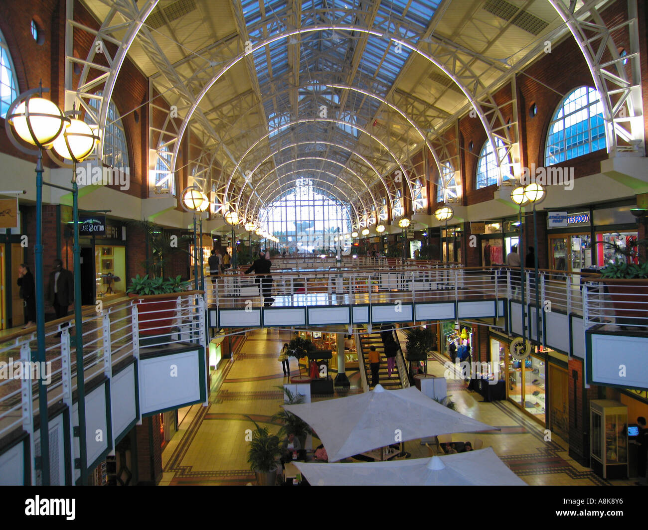 Shopping in cape town south africa The 30 Best Shopping Malls in Cape Town. The 30 Best Shopping Malls in Cape Town. Africa's third largest shopping centre with over stores offer the hottest local and global brands and the widest selection of speciality stores in the southern hemisphere. Cavendish Square is an award-winning shopping destination in the Southern.