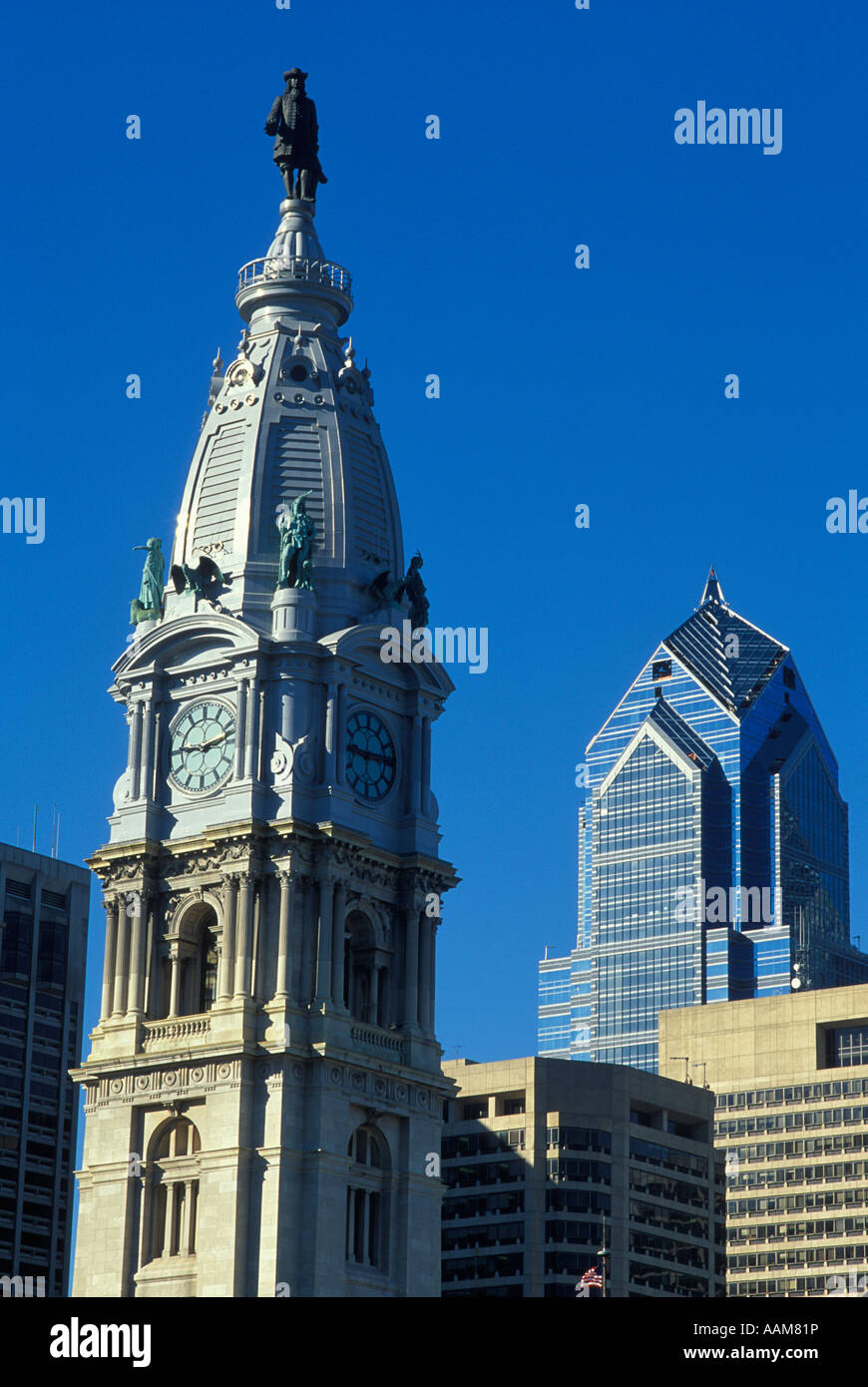 WILLIAM PENN STATUE ON TOP OF CITY HALL PHILADELPHIA PA Stock Photo
