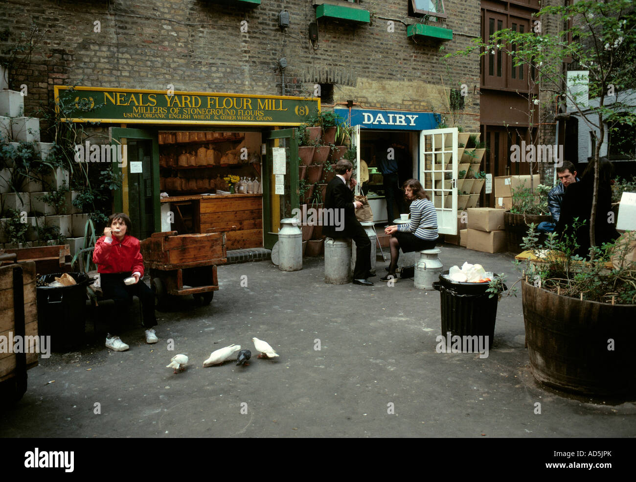 Neals Yard Covent Garden London in the early 1970s Stock Photo, Royalty Free Image 13312362 Alamy