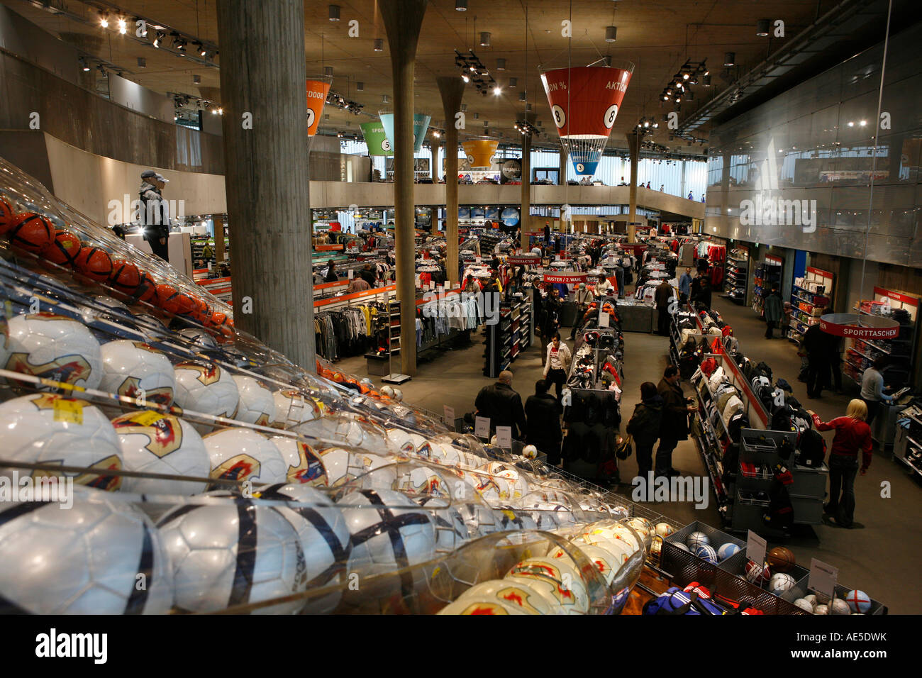 Boss Exposition Landschaft adidas cham outlet öffnungszeiten Fehler Pelz  Methan