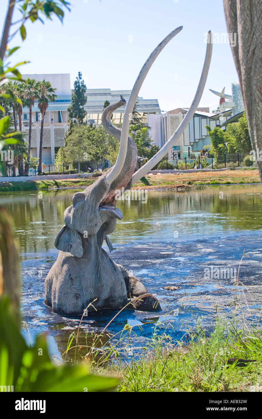 Scene of animal trapped in tar at Rancho La Brea Tar Pits