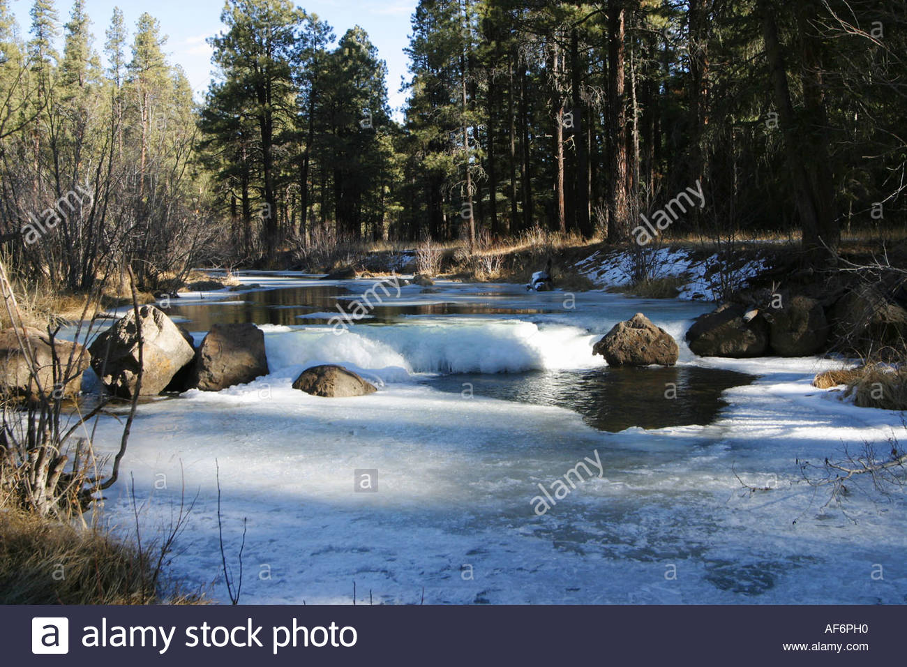 winter-scene-on-east-fork-of-black-river-in-the-white-mountains-of-AF6PH0.jpg