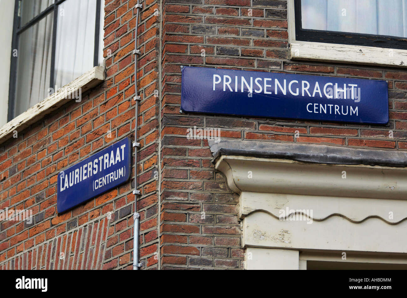street-signs-in-amsterdam-AHBDMM.jpg