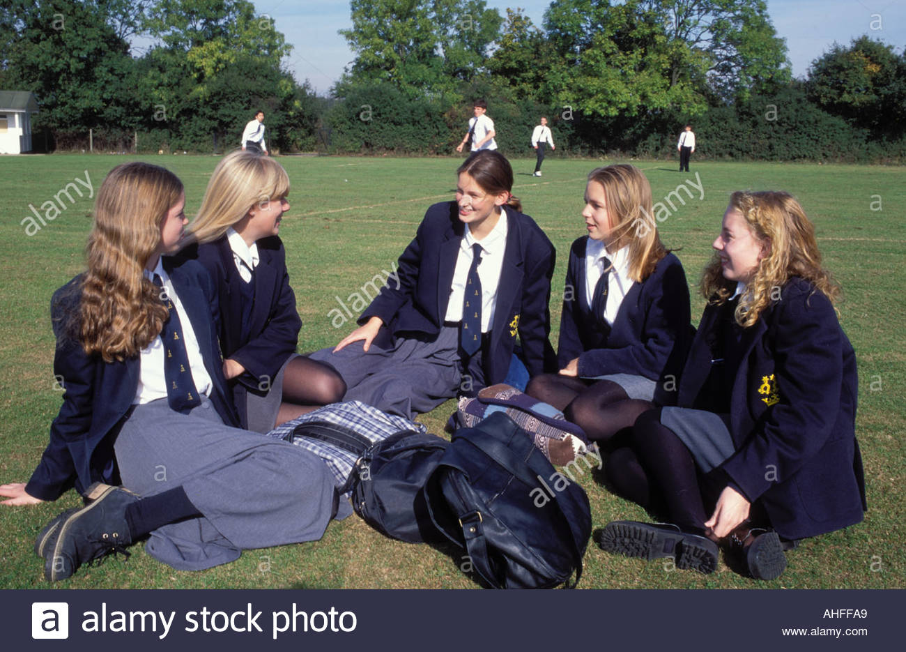 SCHOOLGIRLS` PICTURE LIBRARY,NO 06,1957 ISSUE,GOOD FOR AGE,60 yrs old,V RARE. SCHOOLGIRLS` PICTURE LIBRARY,NO 06,1957 ISSUE,GOOD FOR AGE,60 yrs old,V RARE.