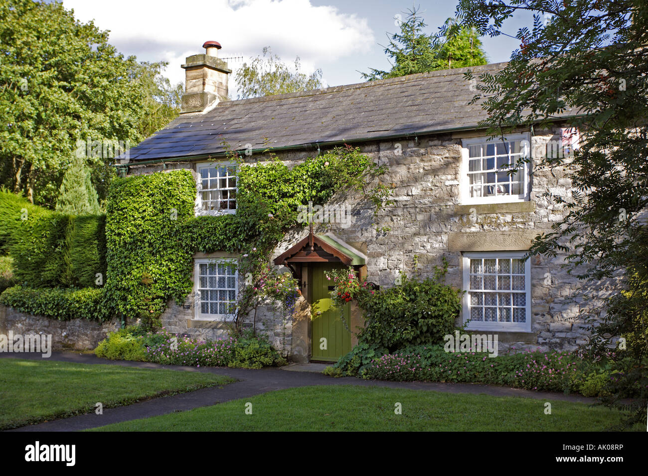 Typical Derbyshire Peak District cottage Stock Photo, Royalty Free Image 14842521 Alamy