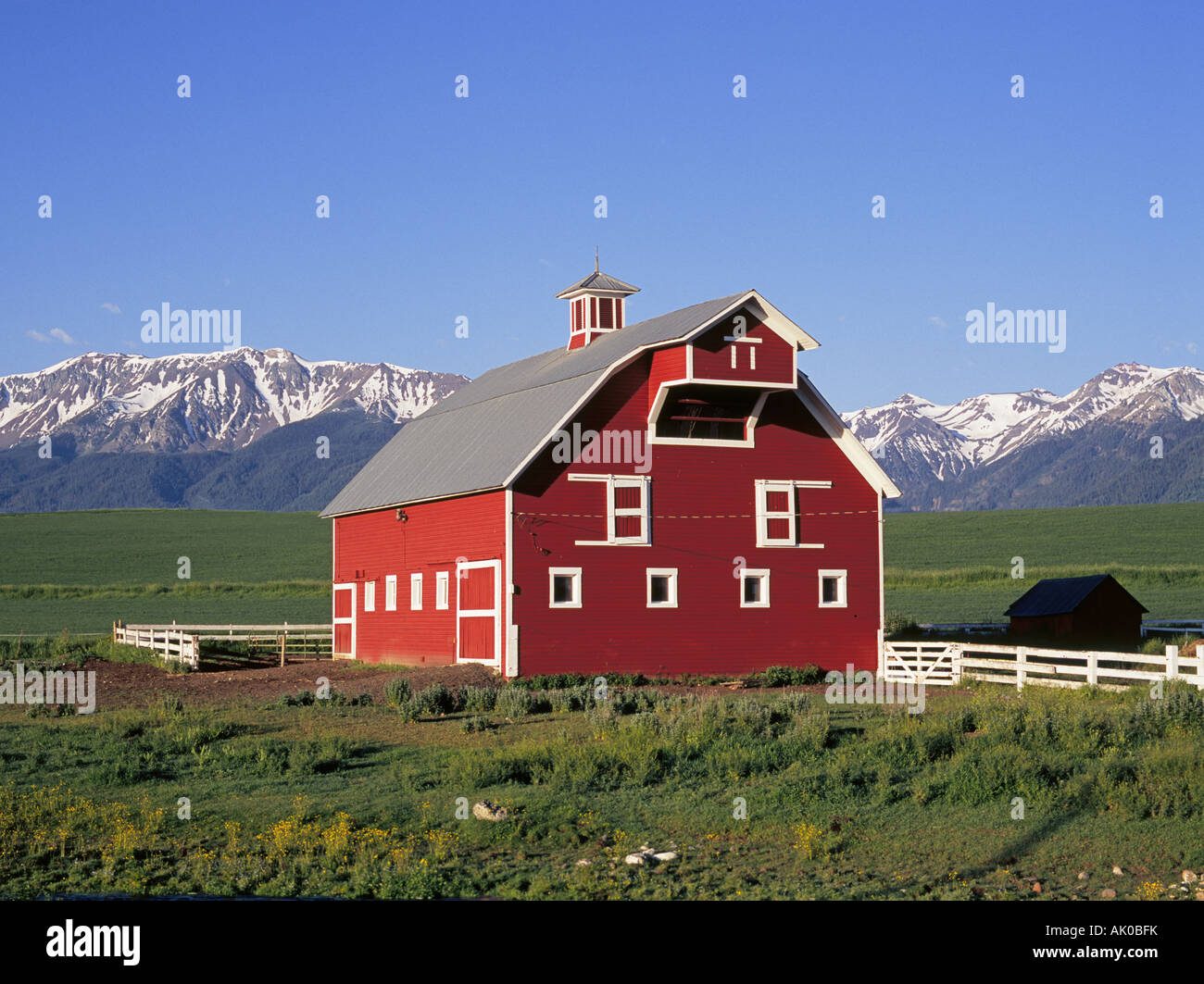 Red Barn Background red barn joseph oregon the wallowa mountains in the background Red Barn Background red barn joseph oregon the wallowa mountains in the background