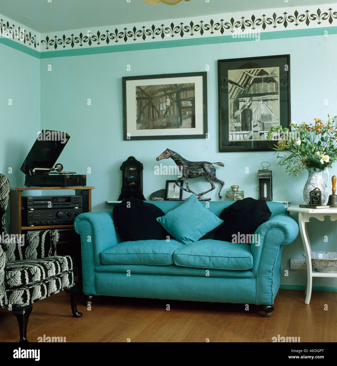 Wallpaper Freize In Pastel Turquoise Living Room With Turquoise Wallpaper Freize In Pastel Turquoise Living Room With Turquoise