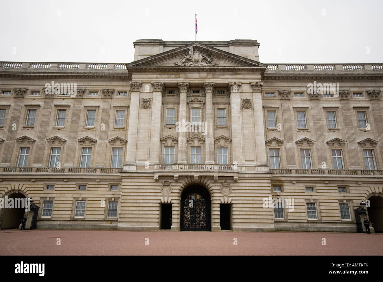 buckingham-palace-facade-london-stock-photo-royalty-free-image