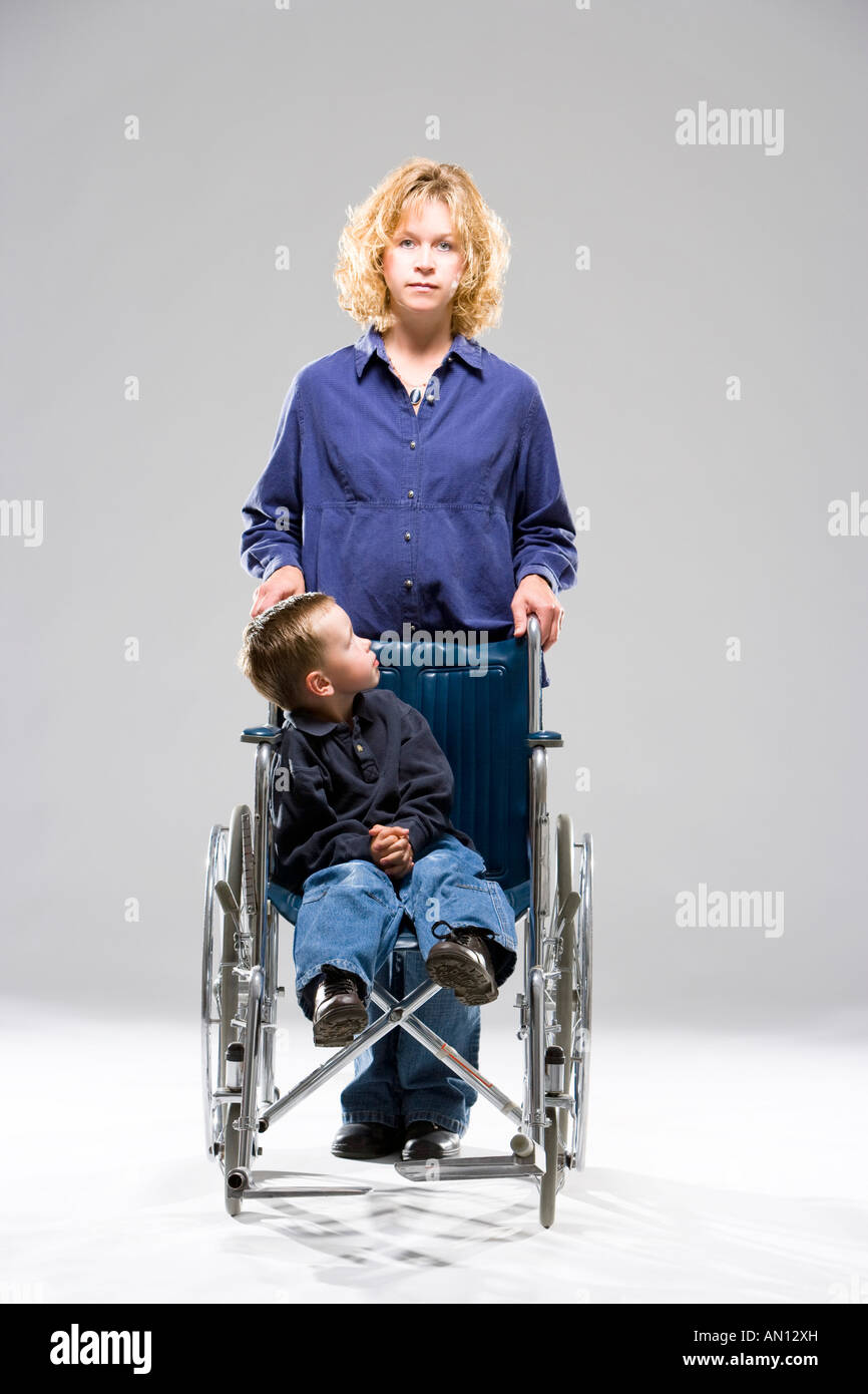 Is The Guy In Mom Really In A Wheelchair at Patricia Townsend blog