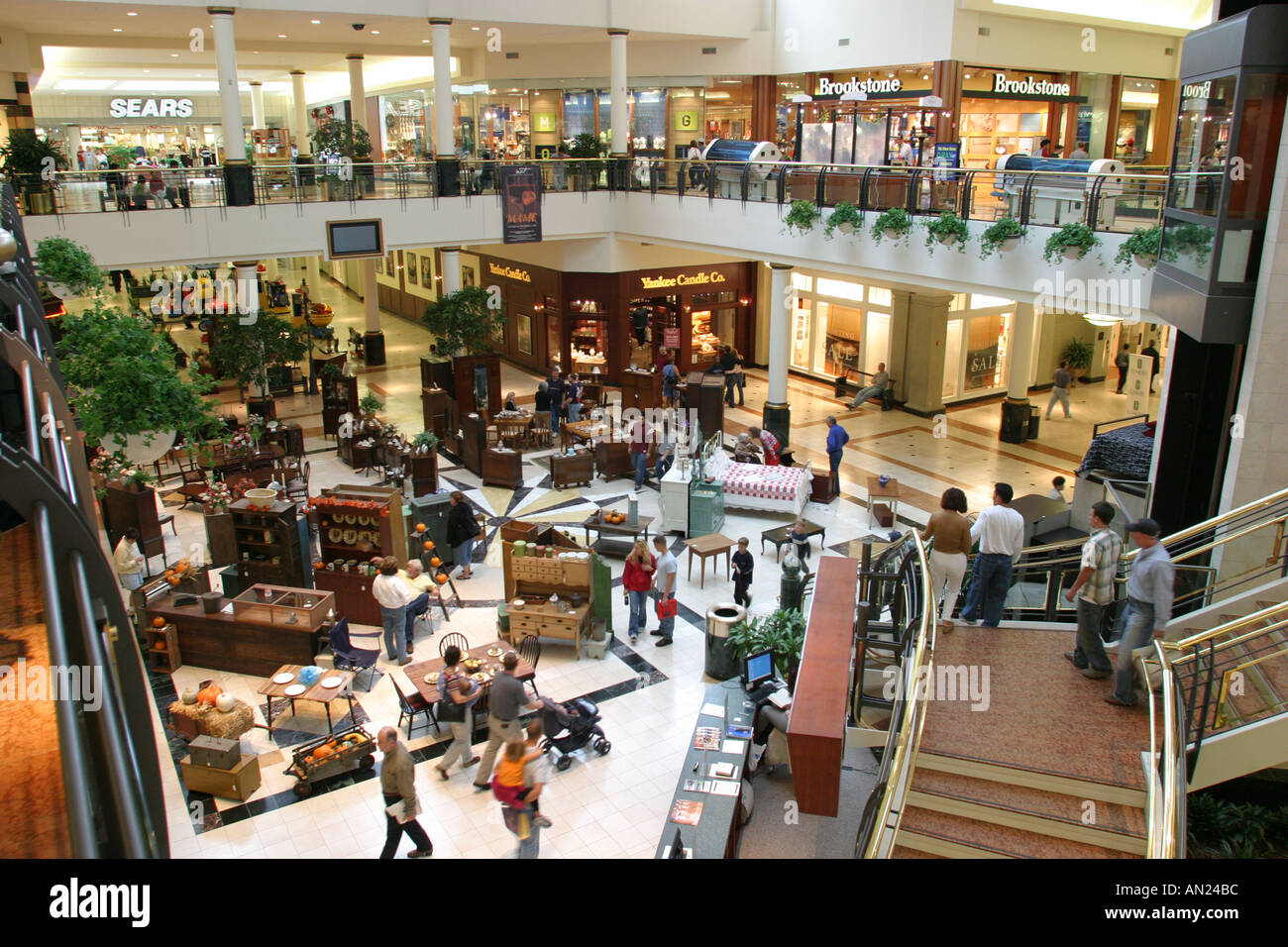 Raleigh North Carolina Crabtree Valley Mall largest shopping center