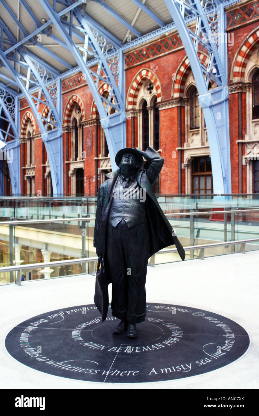 John Betjeman statue kings cross John Betjeman statue kings cross