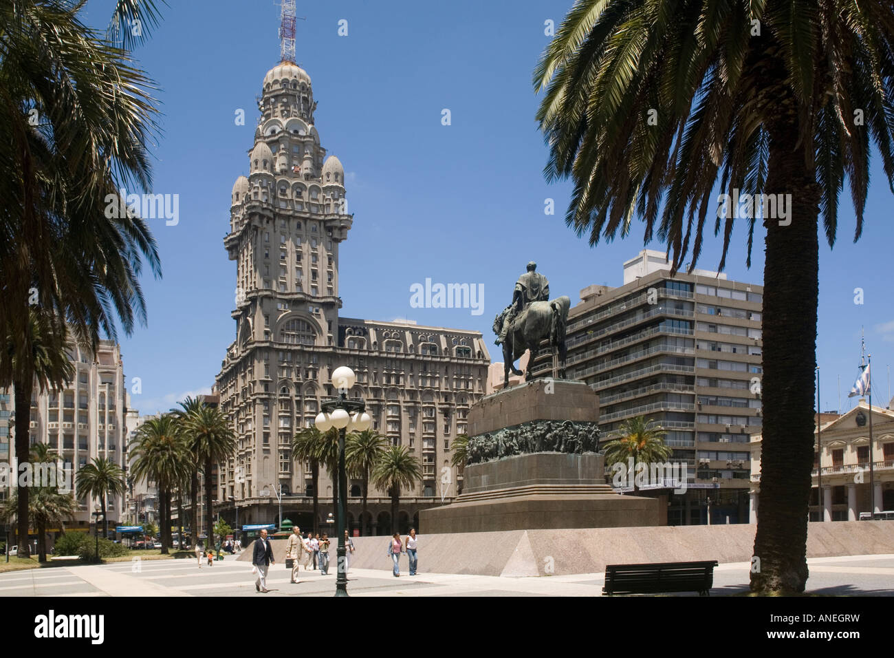 Uruguay Montevideo Plaza Independencia Stock Photo Alamy