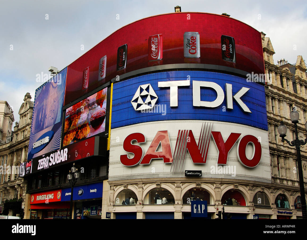 31+ Piccadilly Circus London Screens PNG