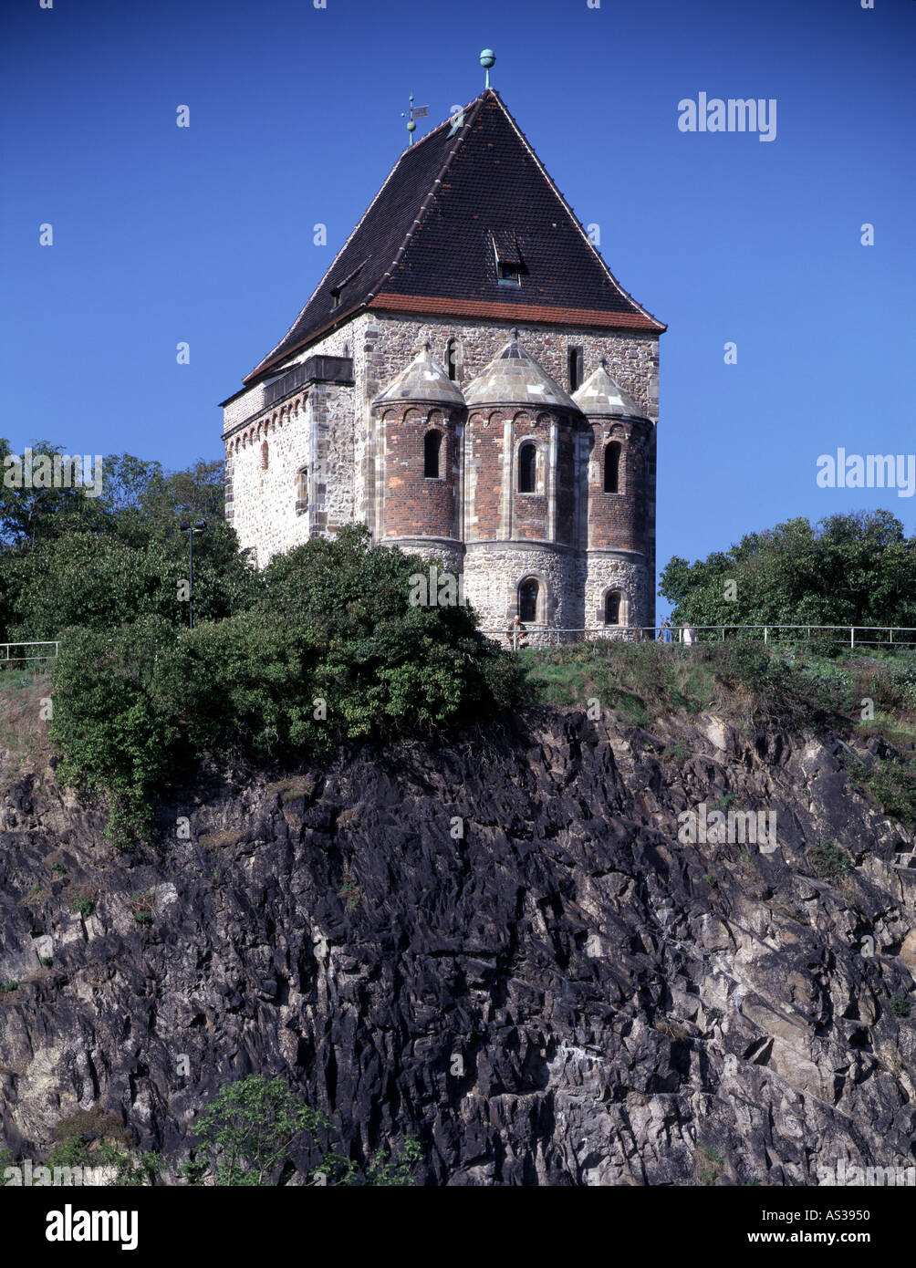 Landsberg Bei Halle, Romanische Doppelkapelle, Ostansicht Stock Photo ...