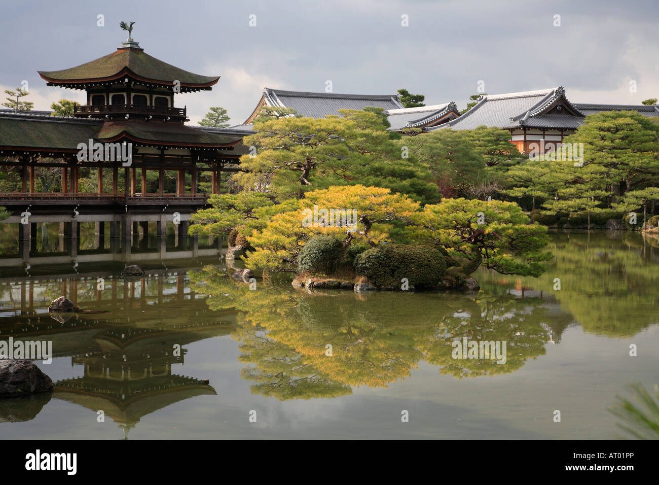 Japan Kansai Kyoto Garden Of Heian Shrine Stock Photo Alamy