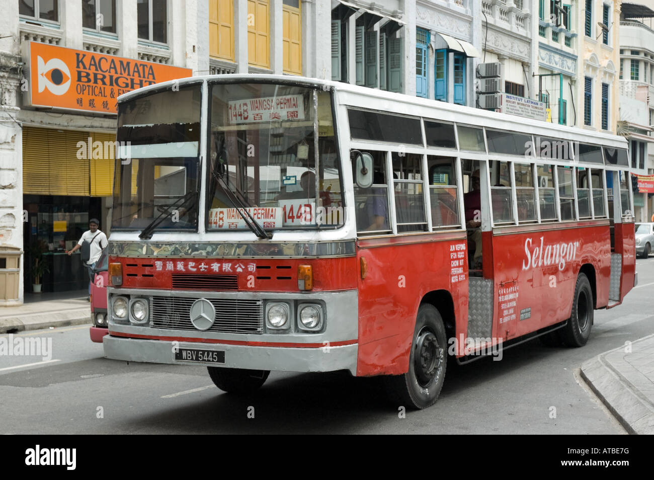 Bus Asian 113