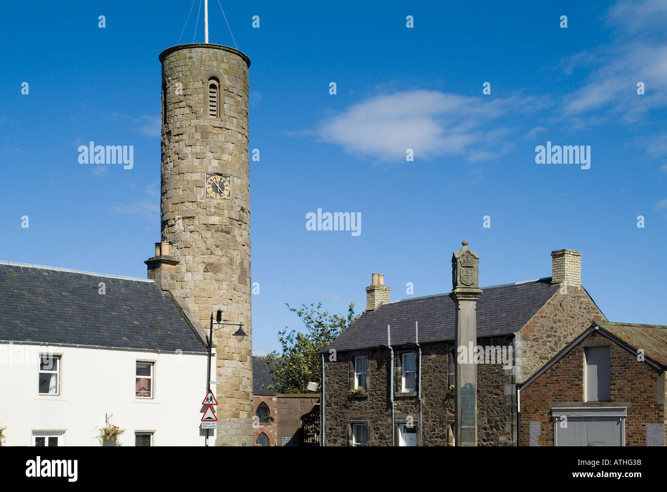 Dh Perthshire 11th Century Irish Round Tower Stock Photo