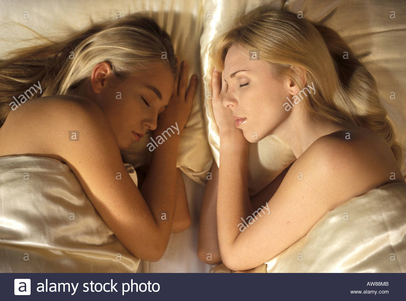 Sleeping Lesbians 7