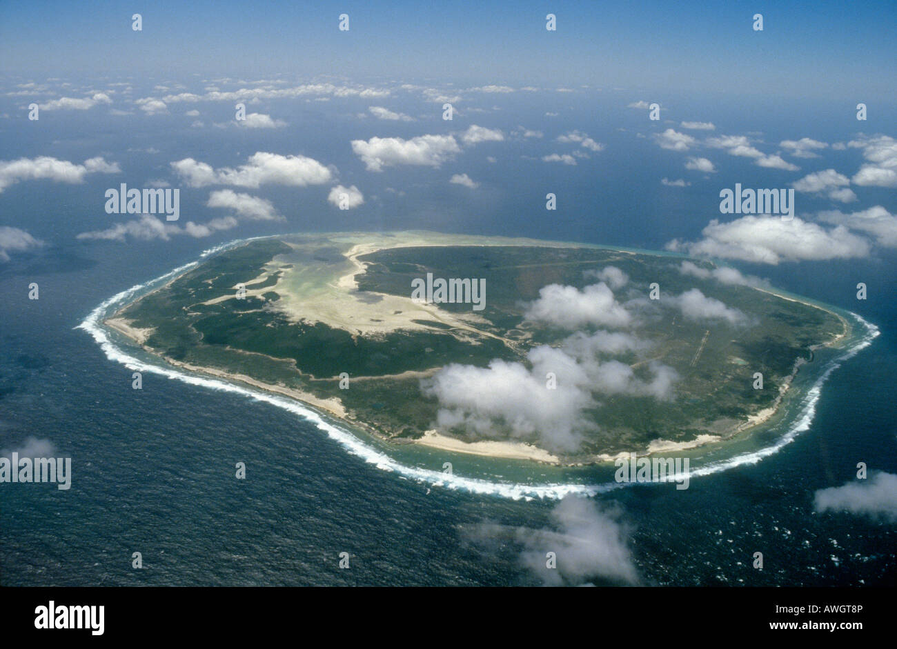 aerial view ,aerien,aerial,vue aerienne,L ile Europa Europa Island is