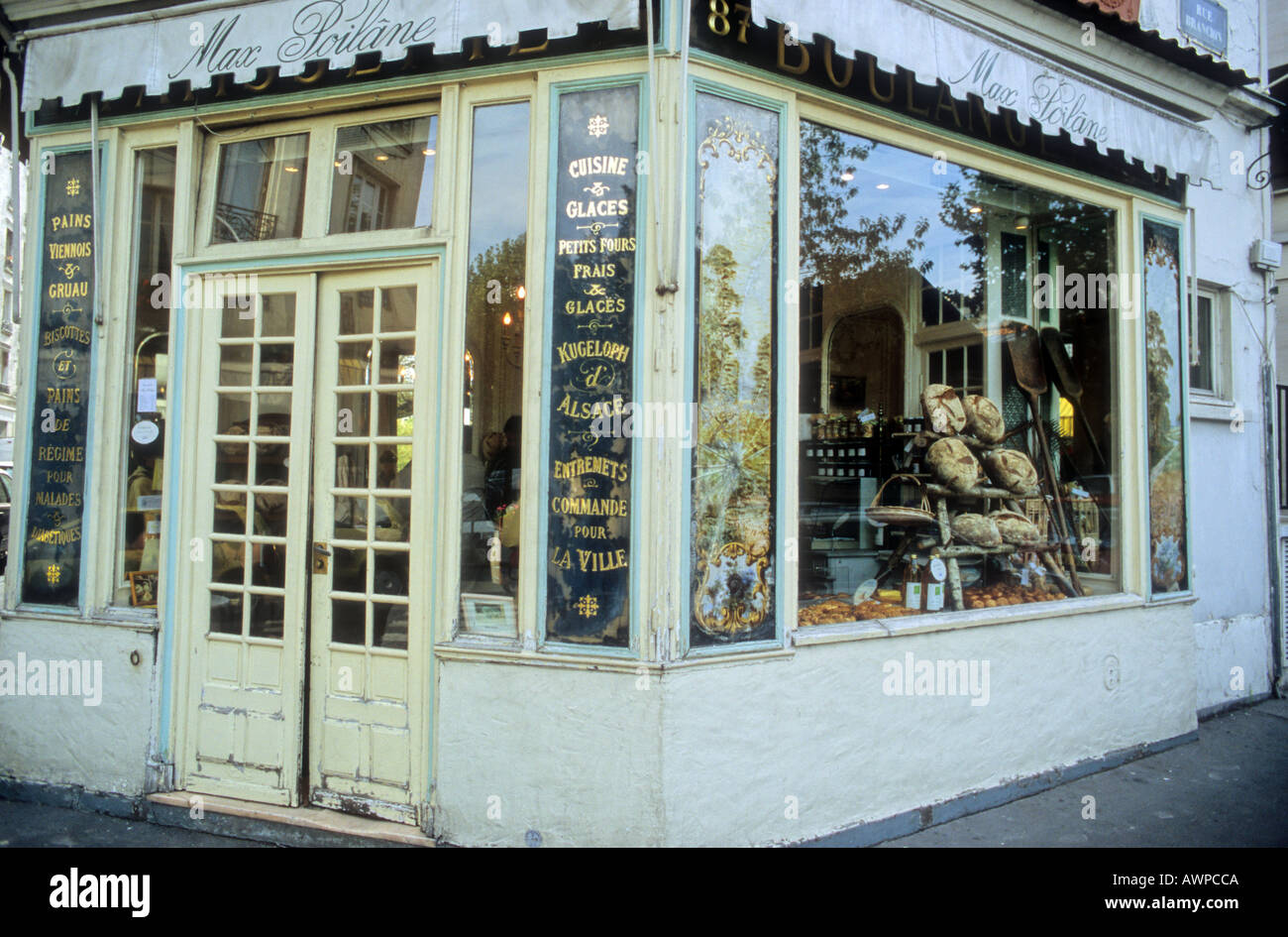 poilane bakery in paris Stock Photo, Royalty Free Image 3091657 Alamy