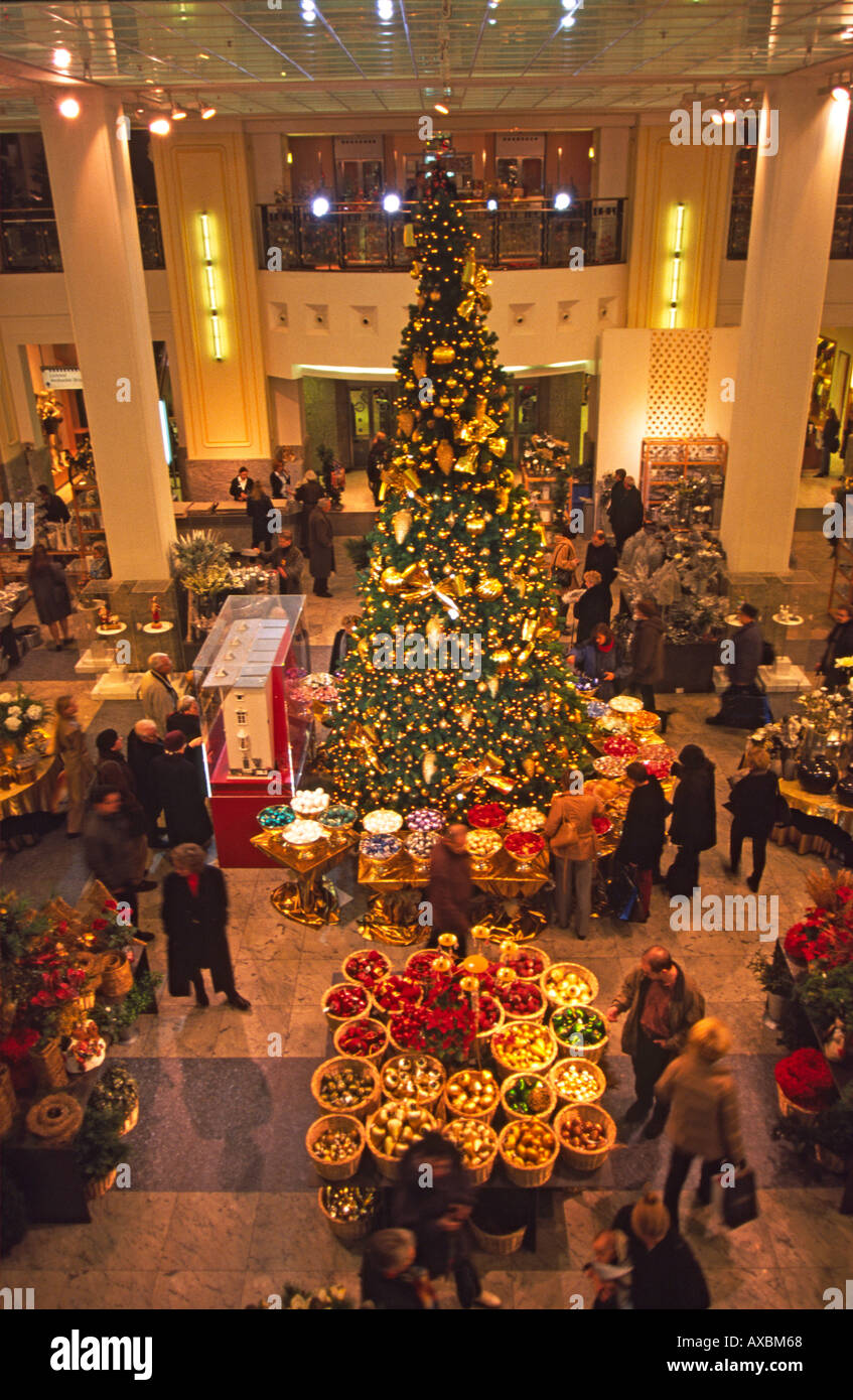 Berlin Kaufhaus des Westens KDW western warehouse christmas lights