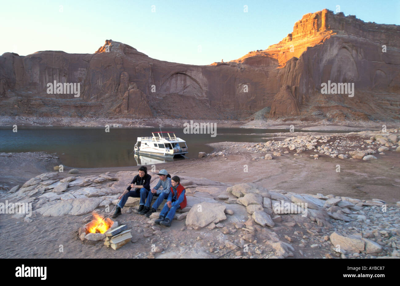 house boats colorado family at a cfire and houseboat on lake powell colorado house boats colorado family at a cfire and houseboat on lake powell colorado