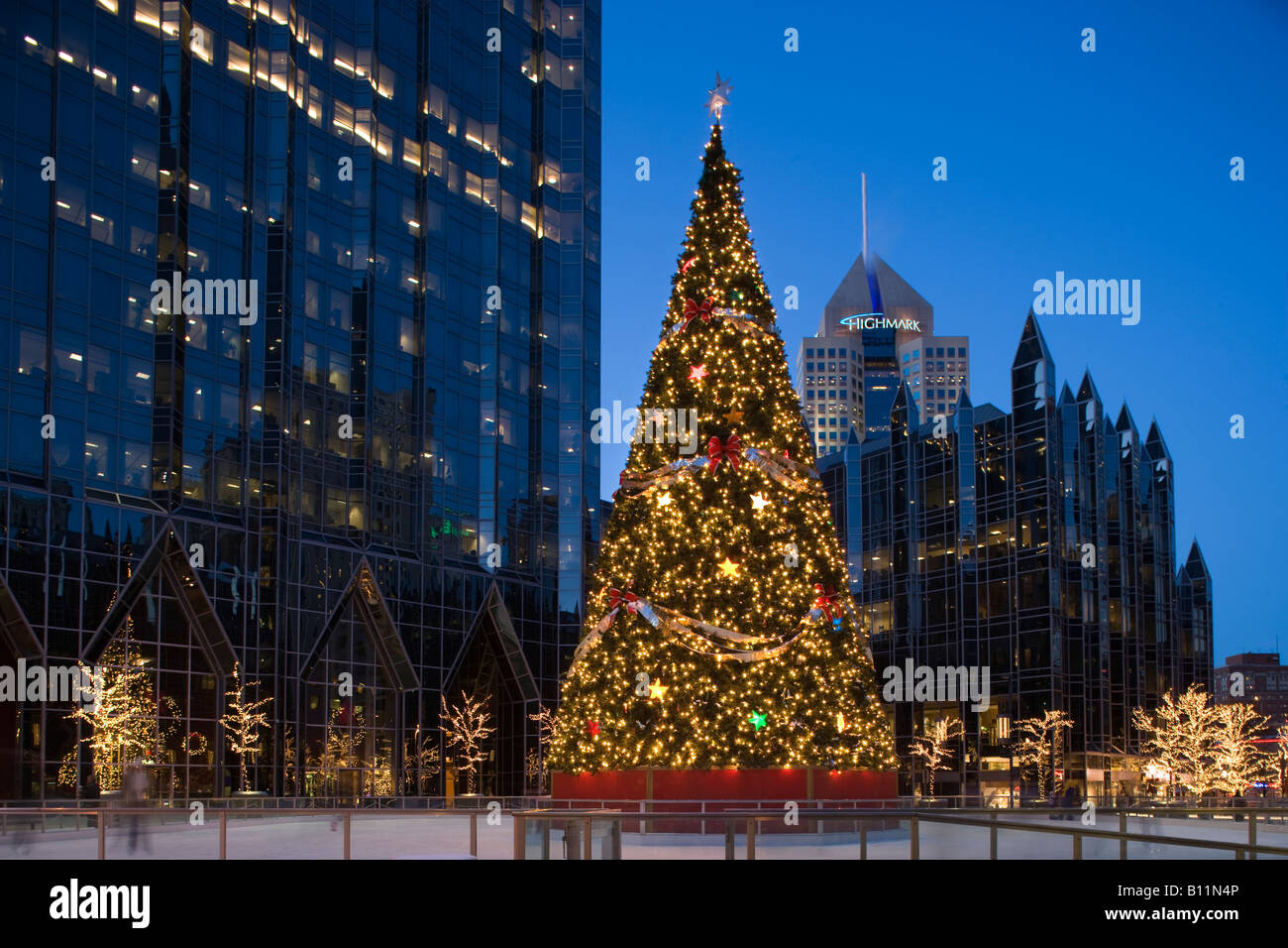 christmas tree lights ppg plaza ice rink 169 philip johnson christmas tree lights ppg plaza ice rink 169 philip johnson