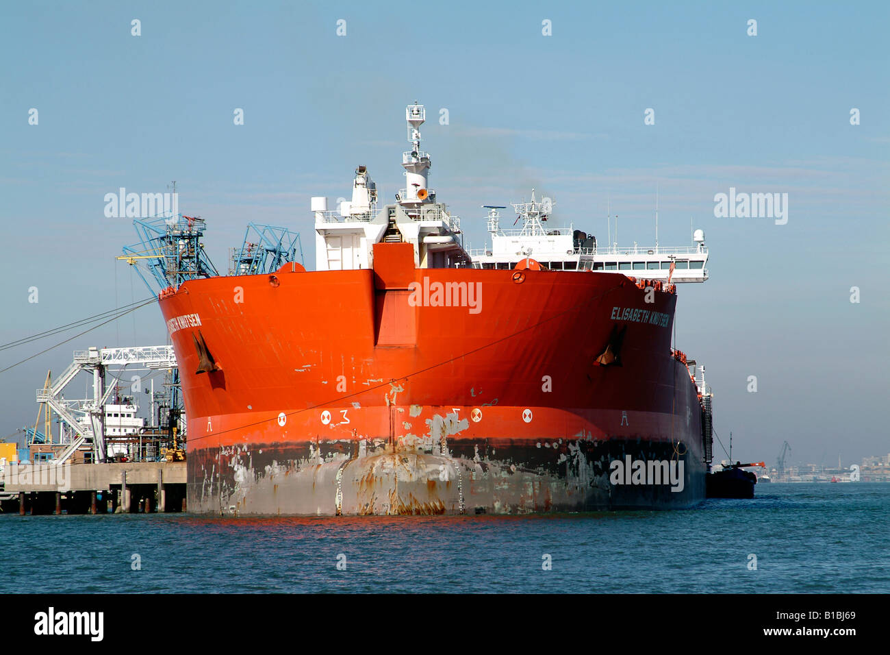 Crude oil shuttle tanker "Elisabeth Knutsen" unloading alongside at Stock Photo, Royalty Free