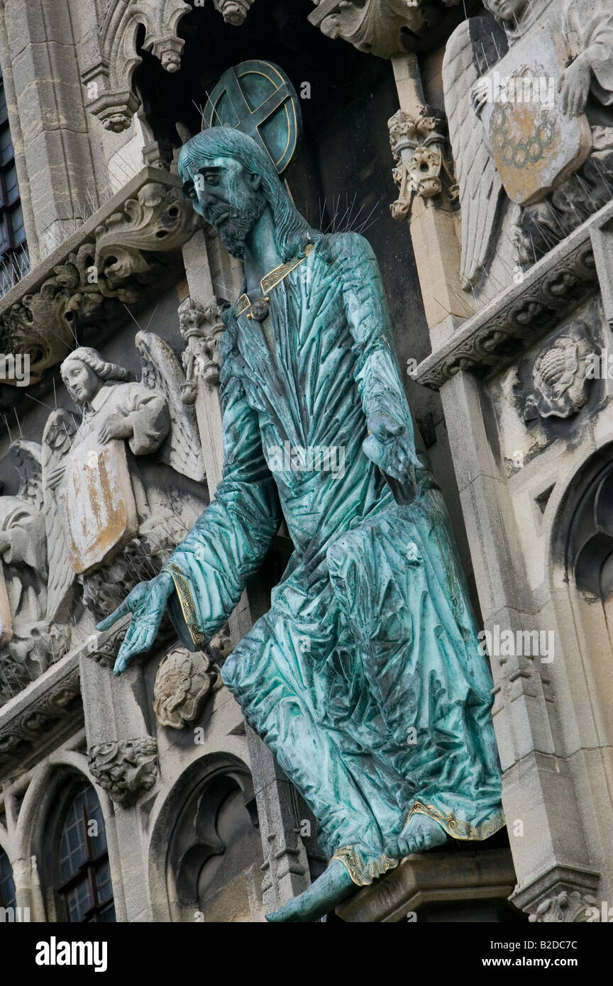 Statue of Jesus Christ over Cathedral Gate, Buttermarket, Canterbury