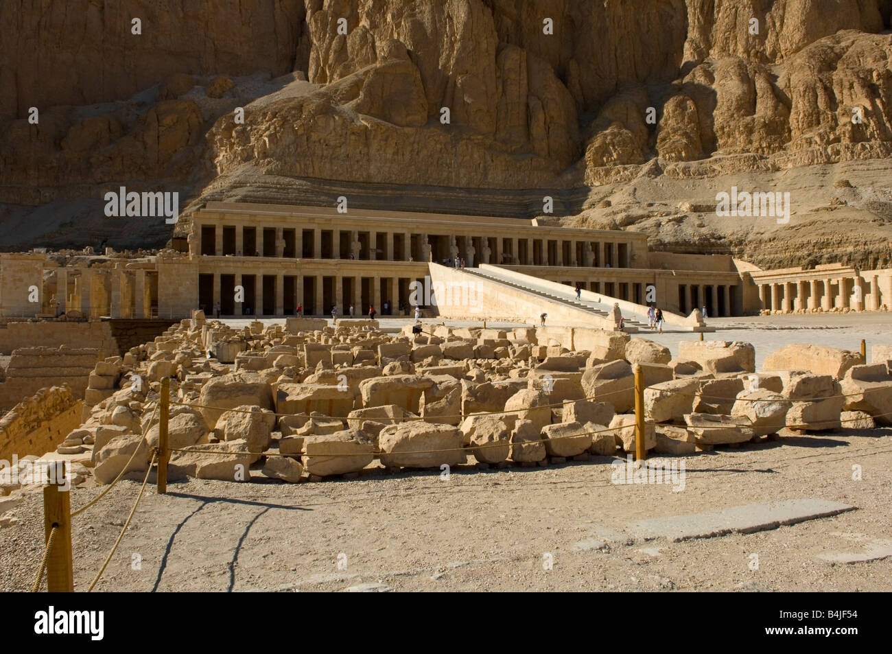 an analysis of the 18th dynasty and the maat ka ra hatshepsut of egypt Hatshepsut took power after the death of the fourth pharaoh of the 18th dynasty thutmose ii daughter of tuthmose i and aahmes was born in the 15th century bc both maat-ka-ra and hatshepsut were depicted inside a cartouche hatshepsut was the first female pharaoh of egypt. an analysis of the 18th dynasty and the maat ka ra hatshepsut of egypt Hatshepsut took power after the death of the fourth pharaoh of the 18th dynasty thutmose ii daughter of tuthmose i and aahmes was born in the 15th century bc both maat-ka-ra and hatshepsut were depicted inside a cartouche hatshepsut was the first female pharaoh of egypt.