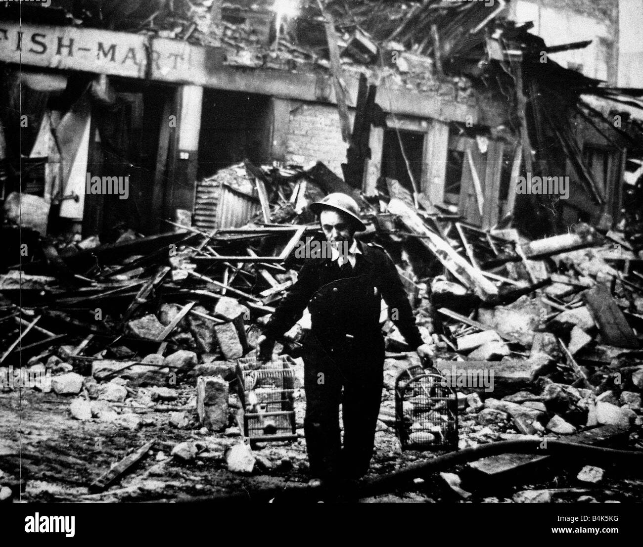 Clydebank Blitz March 1941 World War Two Devastation In Street Stock ...