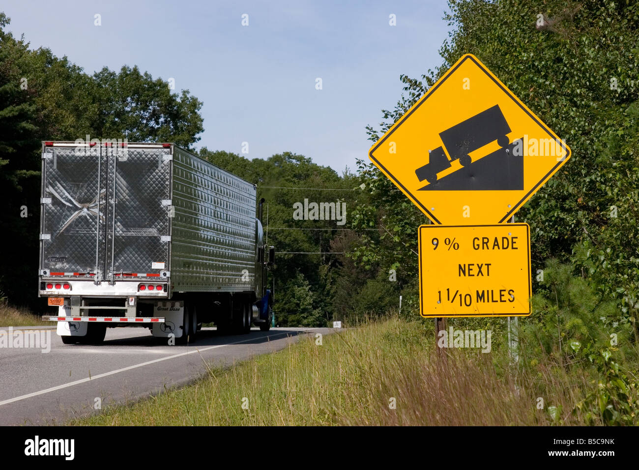 Why is USA road signage so terrible? - Road Trips Forum - TripAdvisor