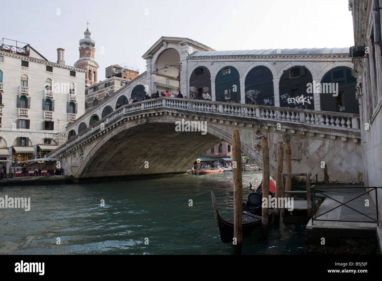 Eu Venice Italy Rialto Bridge Over Grand Canal Stock Photo Alamy