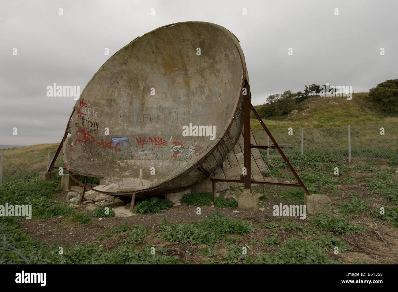 An early concrete "Sound Mirror" dish near Hythe, Kent Stock Photo