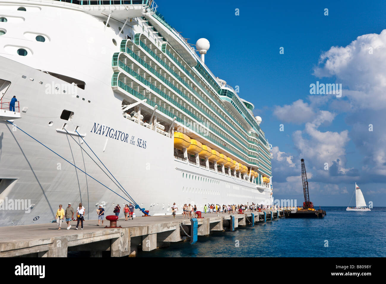royal-caribbean-navigator-of-the-seas-cruise-passengers-going-ashore-B8098Y.jpg
