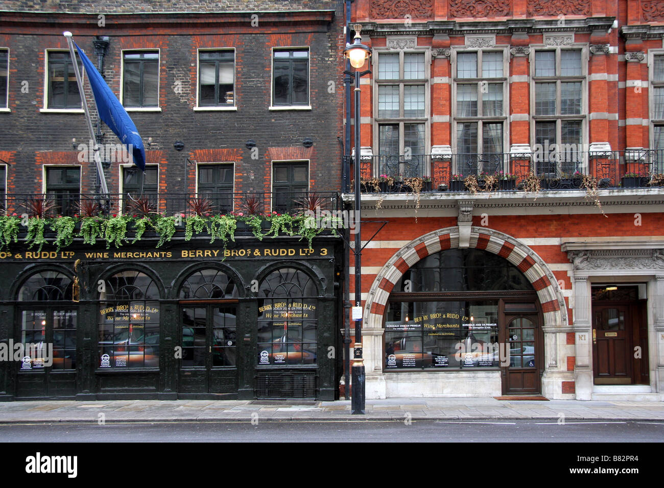 Old Wine Shop in London Stock Photo, Royalty Free Image 22189416 Alamy